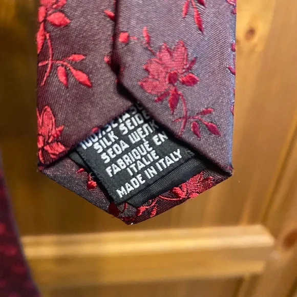 Hugo Boss Red Patterned Tie - Picture 5 of 5